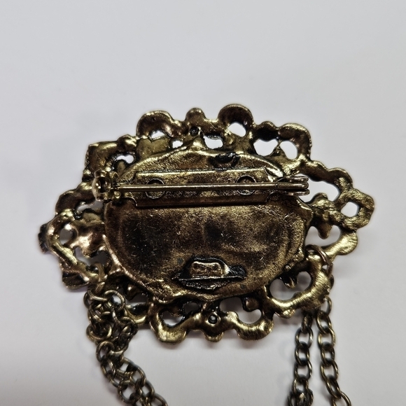 VINTAGE Victorian Revival Gold Tone Black Dangling Chain Brooch Pin - Picture 5 of 5